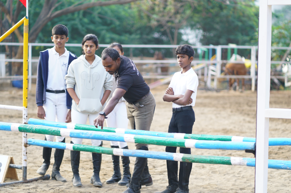 EQUINE TEAM
